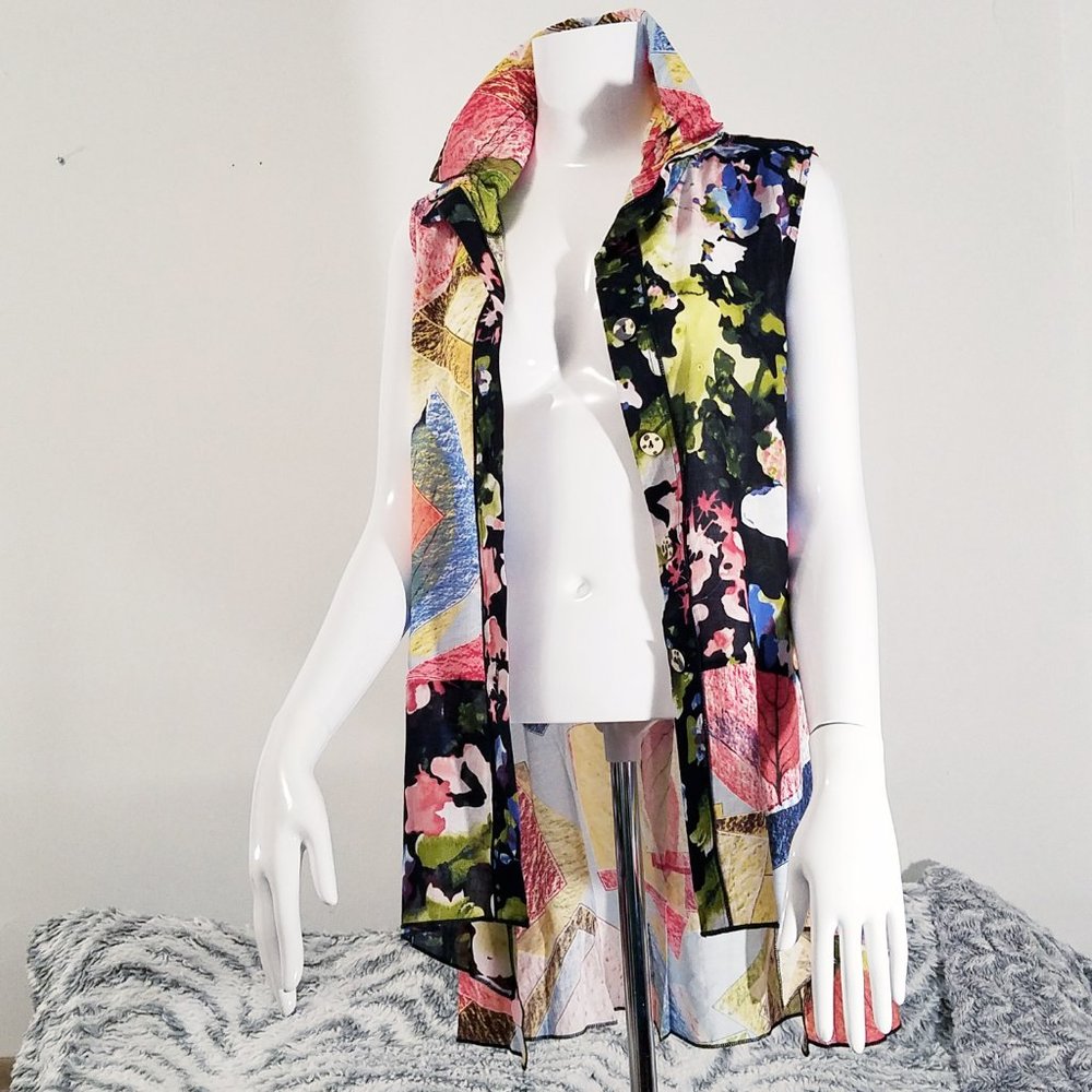 Fleur di Lis Shirt NWT Watercolor Hi Lo Button Up